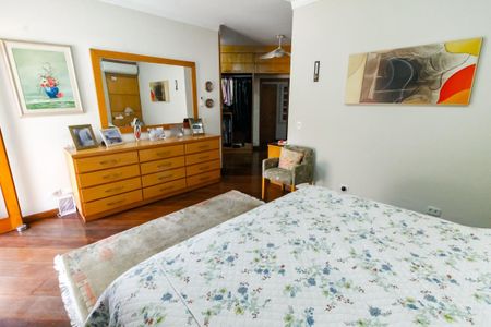 Casa à venda com 440m², 5 quartos e 4 vagasSuíte 1