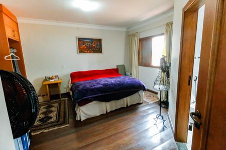 Casa à venda com 440m², 5 quartos e 4 vagasSuíte 2