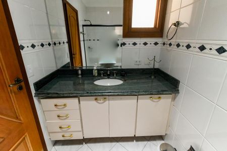 Casa à venda com 440m², 5 quartos e 4 vagasBanheiro da Suíte 5