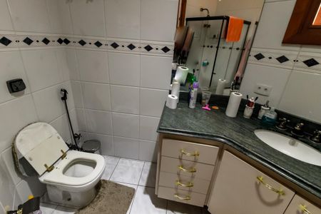 Casa à venda com 440m², 5 quartos e 4 vagasBanheiro da Suíte 2