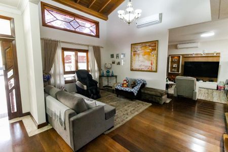 Casa à venda com 440m², 5 quartos e 4 vagasSala 2