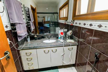 Casa à venda com 440m², 5 quartos e 4 vagas Casa à venda com 440m², 5 quartos e 4 vagasBanheiro da Suíte 1