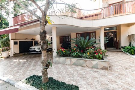 Casa à venda com 440m², 5 quartos e 4 vagasfachada e garagem