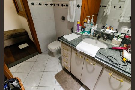 Casa à venda com 440m², 5 quartos e 4 vagasBanheiro da Suíte 4