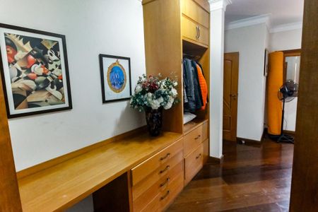 Casa à venda com 440m², 5 quartos e 4 vagasSuíte 5 - armários