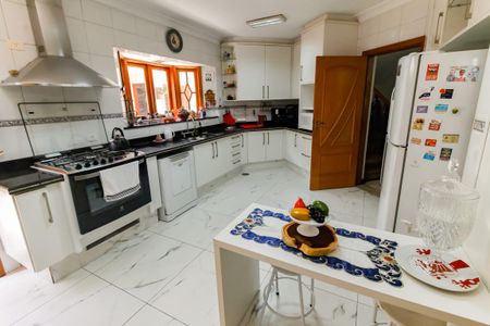 Casa à venda com 440m², 5 quartos e 4 vagasCozinha - Armários