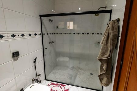 Casa à venda com 440m², 5 quartos e 4 vagasBanheiro da Suíte 5