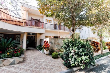 Casa à venda com 440m², 5 quartos e 4 vagasFachada