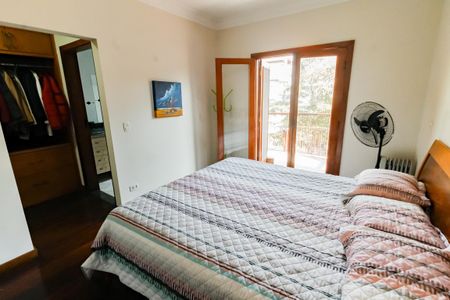 Casa à venda com 440m², 5 quartos e 4 vagasSuíte 3