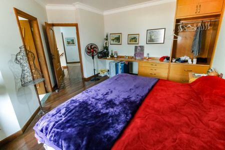 Casa à venda com 440m², 5 quartos e 4 vagasSuíte 2