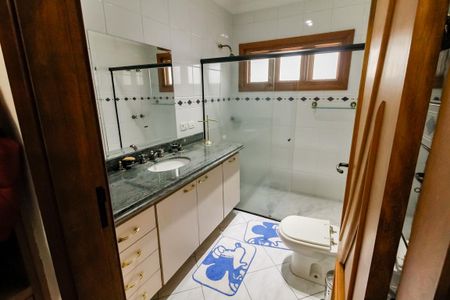 Casa à venda com 440m², 5 quartos e 4 vagasBanheiro da Suíte 3