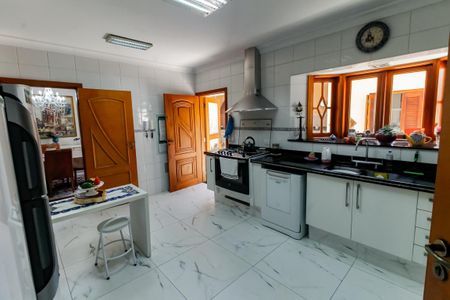 Casa à venda com 440m², 5 quartos e 4 vagasCozinha - Armários