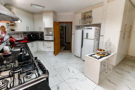 Casa à venda com 440m², 5 quartos e 4 vagasCozinha - Armários