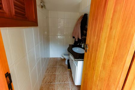 Casa à venda com 440m², 5 quartos e 4 vagasBanheiro de serviço 2