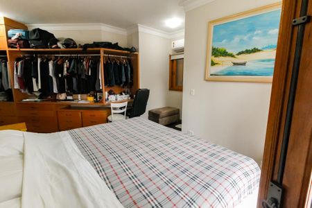 Casa à venda com 440m², 5 quartos e 4 vagasSuíte 4