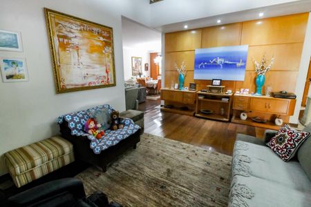 Casa à venda com 440m², 5 quartos e 4 vagasSala 2