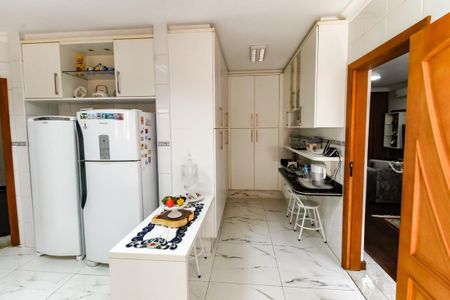 Casa à venda com 440m², 5 quartos e 4 vagasDetalhe - Cozinha