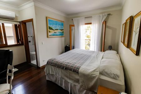 Casa à venda com 440m², 5 quartos e 4 vagasSuíte 4