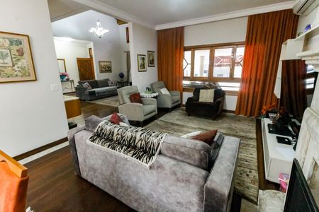 Casa à venda com 440m², 5 quartos e 4 vagasSala 1