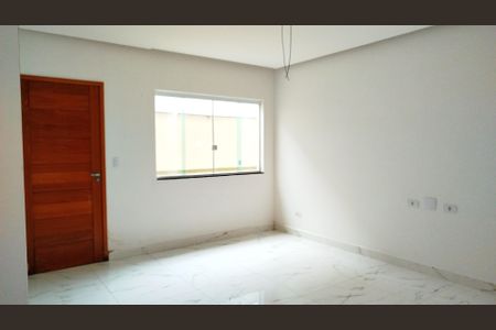 Casa à venda com 105m², 3 quartos e 2 vagas Casa à venda com 105m², 3 quartos e 2 vagasSala