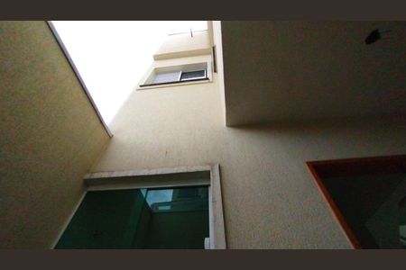 Casa à venda com 105m², 3 quartos e 2 vagas Casa à venda com 105m², 3 quartos e 2 vagasÁrea de Serviço - vista