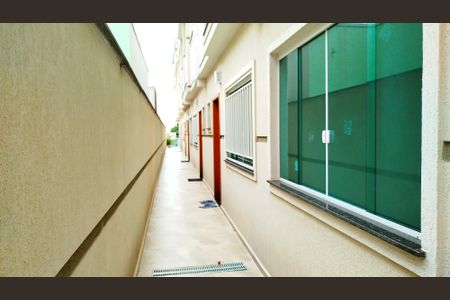 Casa à venda com 105m², 3 quartos e 2 vagas Casa à venda com 105m², 3 quartos e 2 vagasÁrea comum - corredor de acesso