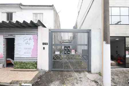 Casa à venda com 75m², 2 quartos e 1 vaga Casa à venda com 75m², 2 quartos e 1 vagaFachada