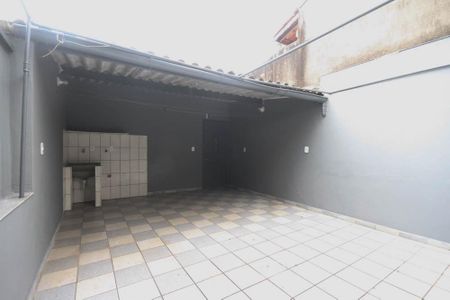 Casa à venda com 75m², 2 quartos e 1 vaga Casa à venda com 75m², 2 quartos e 1 vagaTerraço