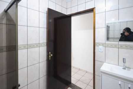 Casa à venda com 75m², 2 quartos e 1 vaga Casa à venda com 75m², 2 quartos e 1 vagaBanheiro