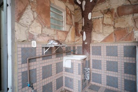Casa para alugar com 80m², 2 quartos e 1 vagaÁrea de Serviço