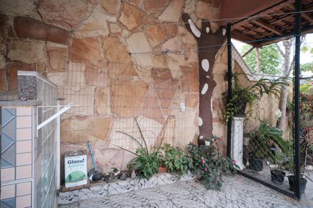 Casa para alugar com 80m², 2 quartos e 1 vagaÁrea de Serviço