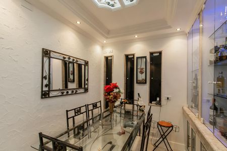 Casa à venda com 300m², 4 quartos e 2 vagasSala de jantar