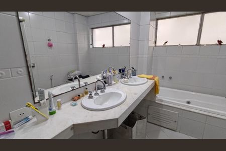 Apartamento à venda com 226m², 3 quartos e 2 vagas Apartamento à venda com 226m², 3 quartos e 2 vagasFoto 09
