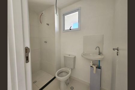 Banheiro de kitnet/studio para alugar com 1 quarto, 27m² em Itaim Bibi, São Paulo