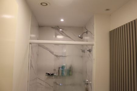 Apartamento à venda com 80m², 2 quartos e 2 vagasBanheiro Social