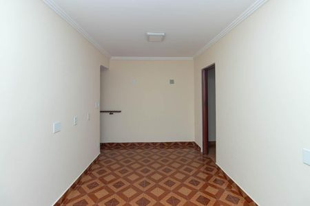 Casa à venda com 100m², 2 quartos e 2 vagasSala