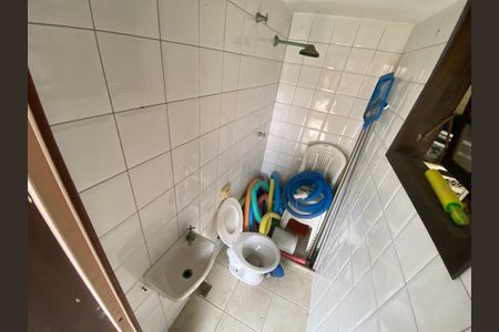 Casa à venda com 280m², 3 quartos e 2 vagas Casa à venda com 280m², 3 quartos e 2 vagasBanheiro Piscina