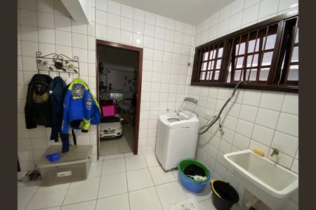 Casa à venda com 280m², 3 quartos e 2 vagas Casa à venda com 280m², 3 quartos e 2 vagasArea de Serviço