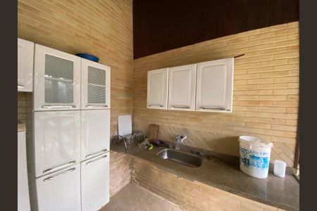 Casa à venda com 280m², 3 quartos e 2 vagas Casa à venda com 280m², 3 quartos e 2 vagasArea de Lazer / Gourmet / Piscina