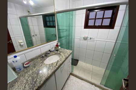 Casa à venda com 280m², 3 quartos e 2 vagas Casa à venda com 280m², 3 quartos e 2 vagasBanheiro Social