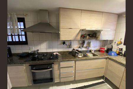 Casa à venda com 280m², 3 quartos e 2 vagas Casa à venda com 280m², 3 quartos e 2 vagasCozinha