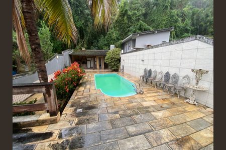 Casa à venda com 280m², 3 quartos e 2 vagas Casa à venda com 280m², 3 quartos e 2 vagasArea de Lazer / Gourmet / Piscina