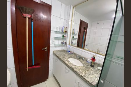 Casa à venda com 280m², 3 quartos e 2 vagas Casa à venda com 280m², 3 quartos e 2 vagasBanheiro Social