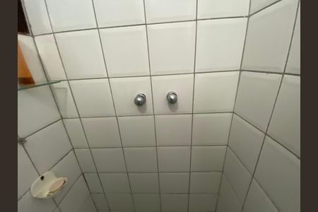 Casa à venda com 280m², 3 quartos e 2 vagas Casa à venda com 280m², 3 quartos e 2 vagasBanheiro Serviço