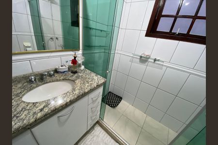 Casa à venda com 280m², 3 quartos e 2 vagas Casa à venda com 280m², 3 quartos e 2 vagasBanheiro Social