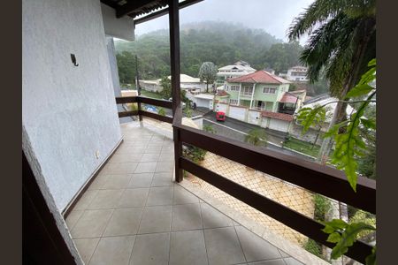 Casa à venda com 280m², 3 quartos e 2 vagas Casa à venda com 280m², 3 quartos e 2 vagasVaranda - Suíte