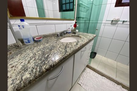 Casa à venda com 280m², 3 quartos e 2 vagas Casa à venda com 280m², 3 quartos e 2 vagasBanheiro Social