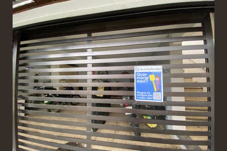 Casa à venda com 280m², 3 quartos e 2 vagas Casa à venda com 280m², 3 quartos e 2 vagasPlaquinha