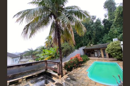 Casa à venda com 280m², 3 quartos e 2 vagas Casa à venda com 280m², 3 quartos e 2 vagasArea de Lazer / Gourmet / Piscina