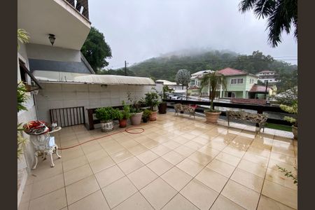 Casa à venda com 280m², 3 quartos e 2 vagas Casa à venda com 280m², 3 quartos e 2 vagasQuintal